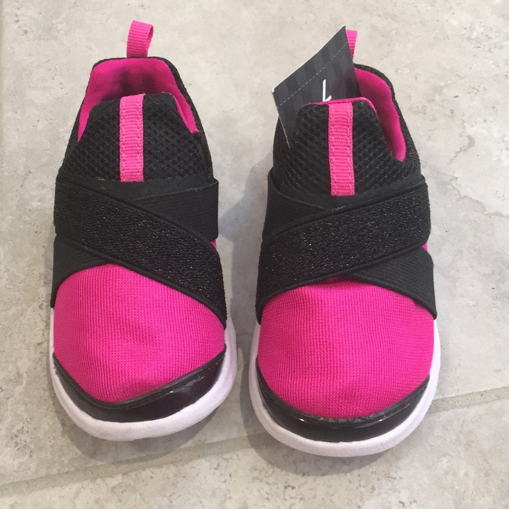 Lightweight toddler sneakers